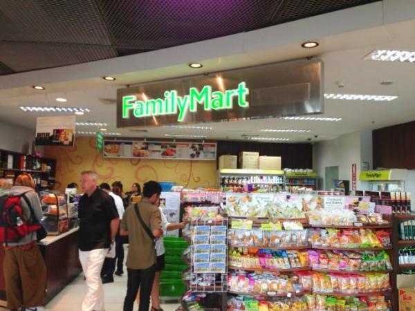タイ土産は帰国直前に空港のファミリーマートでGET！