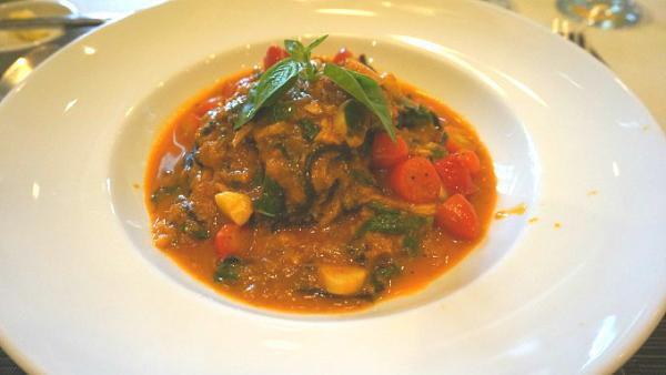 ヤンゴンの老舗一軒家レストランで西洋料理に舌鼓