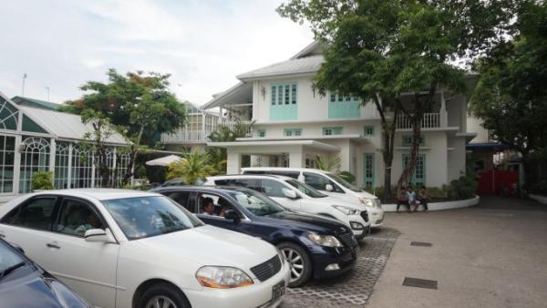 ヤンゴンの老舗一軒家レストランで西洋料理に舌鼓