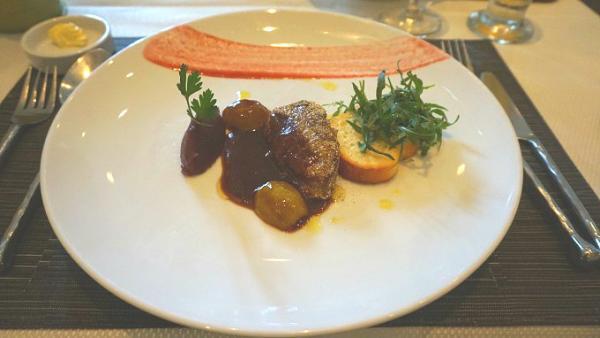 ヤンゴンの老舗一軒家レストランで西洋料理に舌鼓