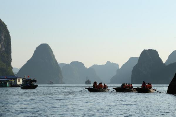 ベトナム北部の世界遺産！奇岩、洞窟、遺跡を楽しもう！