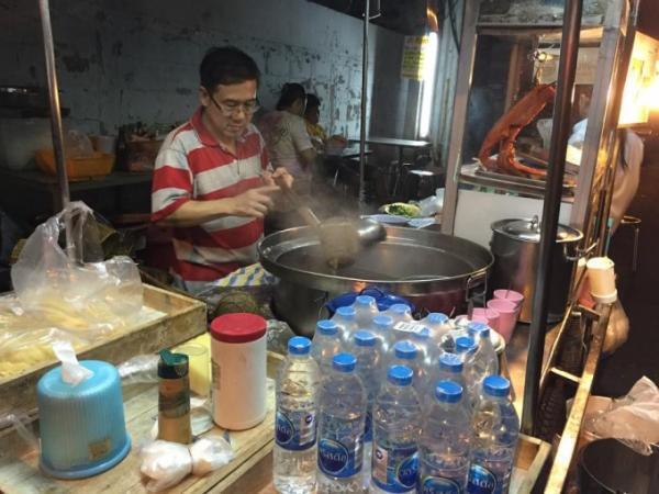 タイの有名屋台村が撤退へ！いま食べておきたい逸品とは…