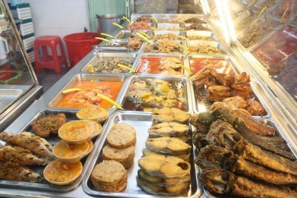 ベトナムの大衆食堂「クアンコム・ビンザン」を攻略しよう！