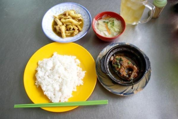 ベトナムの大衆食堂「クアンコム・ビンザン」を攻略しよう！