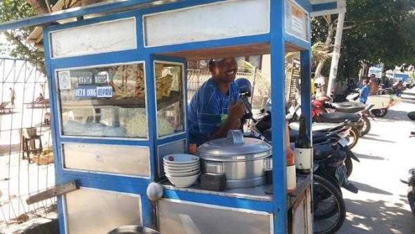 バリ島の庶民的屋台「バクソ屋台」とは？