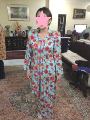 断食前にオーダーして作るブルネイ民族衣装