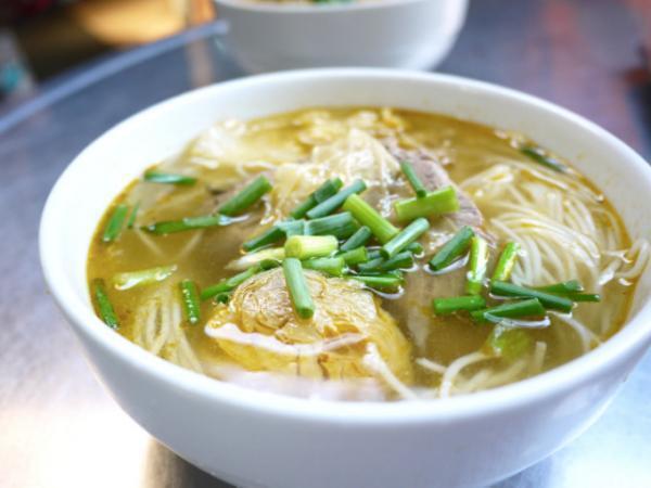 ベトナム中部ダナンで愛される麺料理「ブンチャーカー」