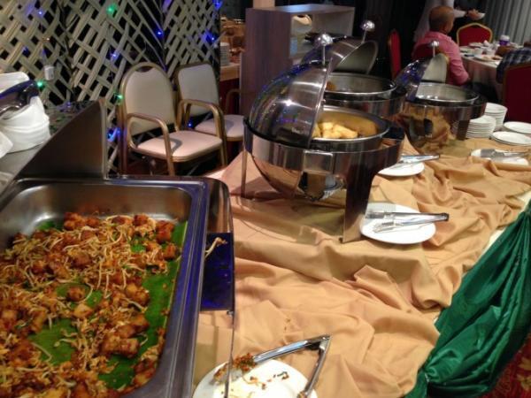 ラマダン（断食）期間だけ！深夜の飲茶食べ放題をブルネイで！