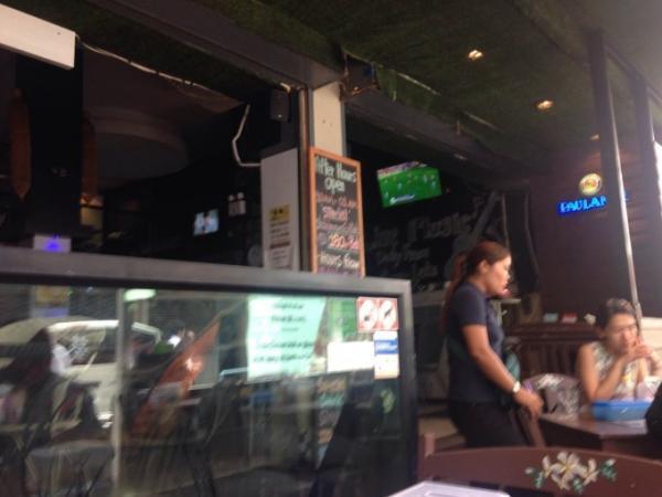 バンコクのオフィス街で人気の麺料理「クイッティアオ・スコータイ」