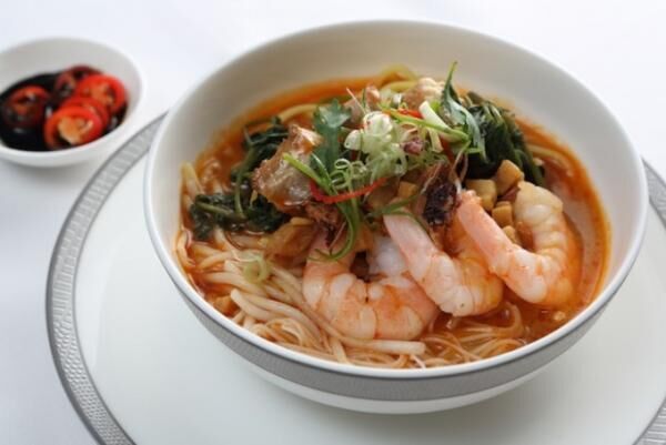 シンガポール航空の機内食に、伝統プラナカン料理が登場