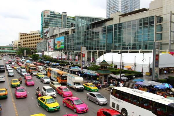 旅のトレンド「一人旅」旅行先ランキング1位はどこ？