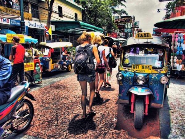 バンコクのバックパッカーの聖地「カオサン通り」の今