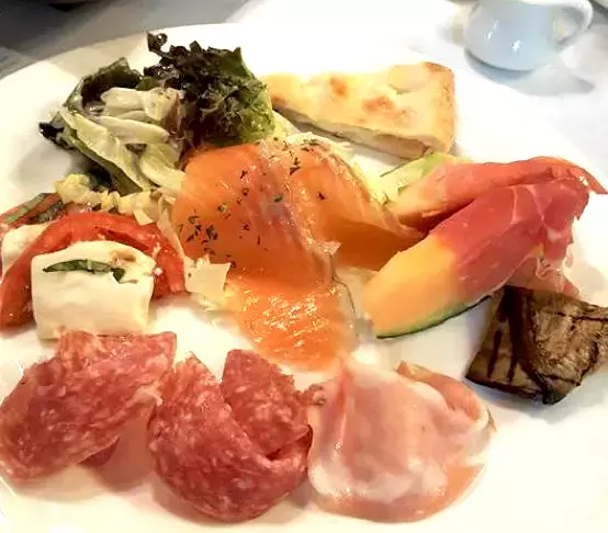 前菜ビュッフェが魅力的！バンコクの人気イタリアン「ベッコフィーノ」