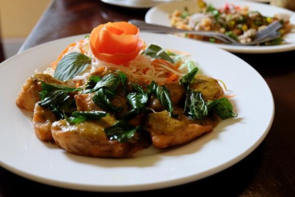 ヴィエンチャンで落ち着いてラオス料理を堪能できるレストラン