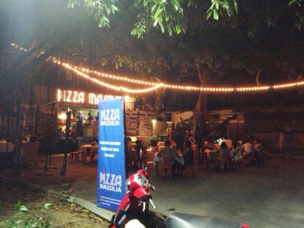 バンコクで人気！屋外ピザレストラン「Pizza Massilia(ピザ・マッシリア)」