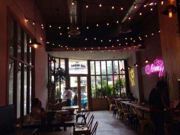 空芯菜を使ったメニューが自慢！タイ料理店「Pak-Boong」