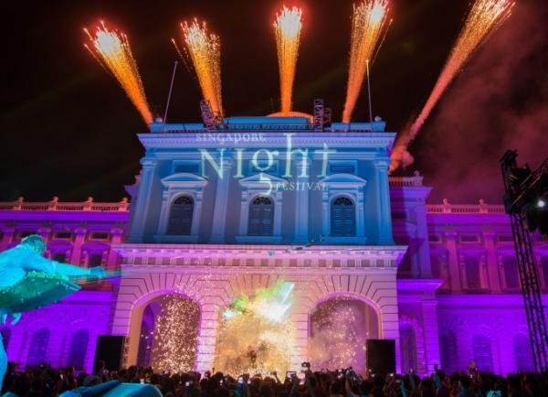 光のパフォーマンスが圧巻！「シンガポール ナイト フェスティバル」