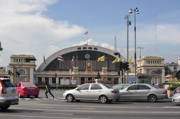 バンコクから鉄道に乗って古都アユタヤへ行ってみよう！