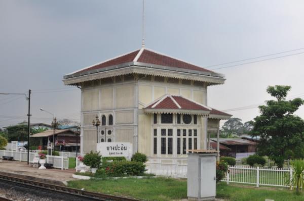 バンコクから鉄道に乗って古都アユタヤへ行ってみよう！