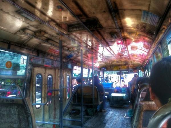 バンコクを縦横無尽にバスは走るよ何処までも…