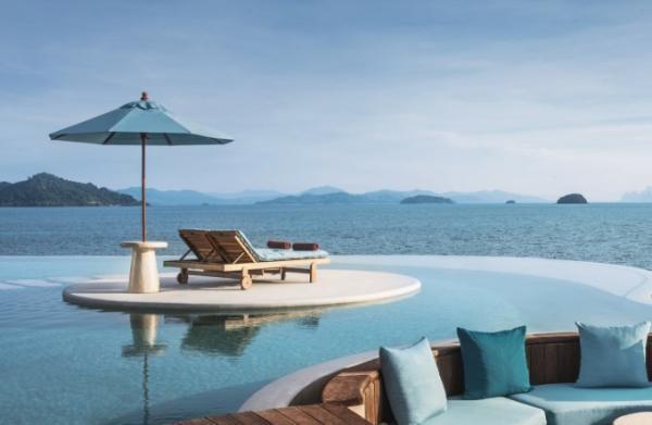 プーケットで選ぶ、自分スタイルが叶うホテル