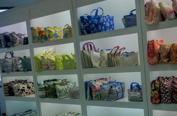 タイシルクをオトクに買うなら「ジム・トンプソン」のアウトレットへ