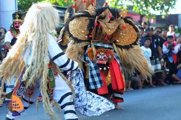 バリ島の伝統を楽しく伝える「サヌール・ビレッジ・フェスティバル」