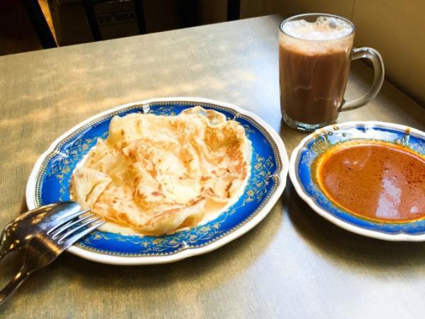 マレーシア人の定番朝ご飯「ロティ・チャナイ」