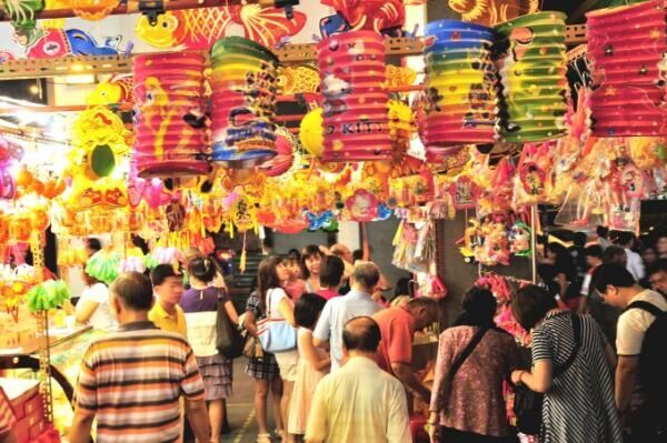 色とりどりの月餅でお祝い！シンガポール中秋祭