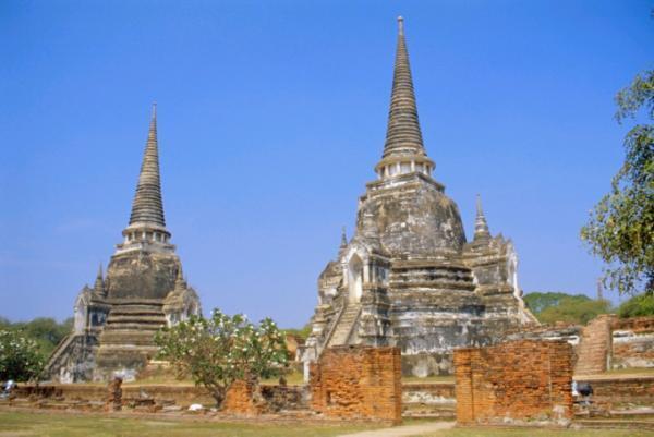 アユタヤの象徴的寺院「ワット・プラ・シーサンペット」