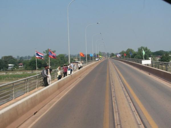 国際列車で国境を越える！タイからラオスへの旅