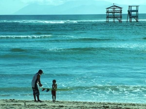 スンバワ島 極上波の宝庫「レイキーピーク」に挑む