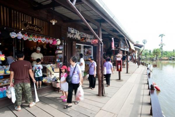 アユタヤの古き良き時代を感じる「アヨダヤ水上マーケット」