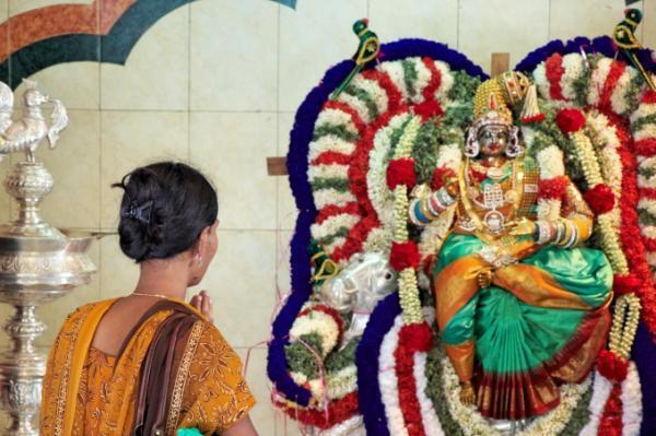 シンガポール最古のヒンズー教寺院「スリ・マリアマン寺院」