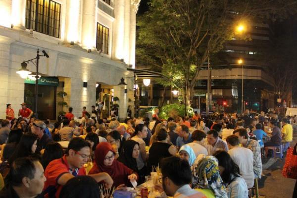 シンガポール最大級の屋台村「ラオ・パ・サ」で世界の味を食べ尽くす！