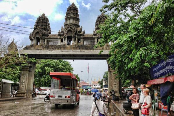バンコクから陸路で目指すアンコールワット