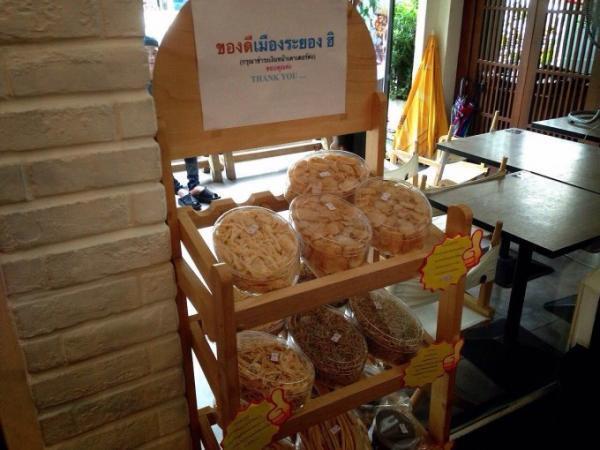 ラヨーン産のシャコを思いっきり堪能！バンコクのシーフード食堂