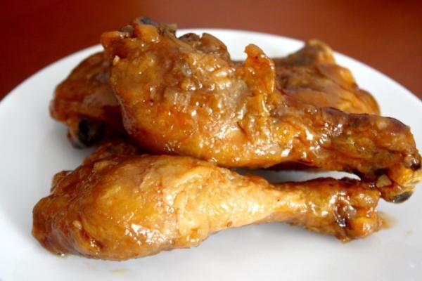 ベトナム料理に欠かせない調味料「ヌクマム」とは？