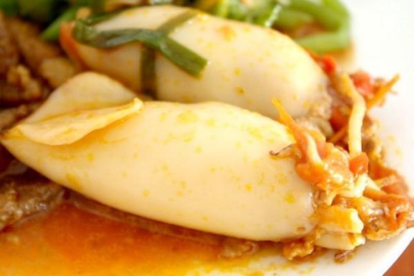 ベトナム料理に欠かせない調味料「ヌクマム」とは？