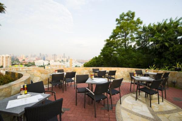 ケーブルカーの出発点！シンガポール絶景スポット「マウントフェーバー」