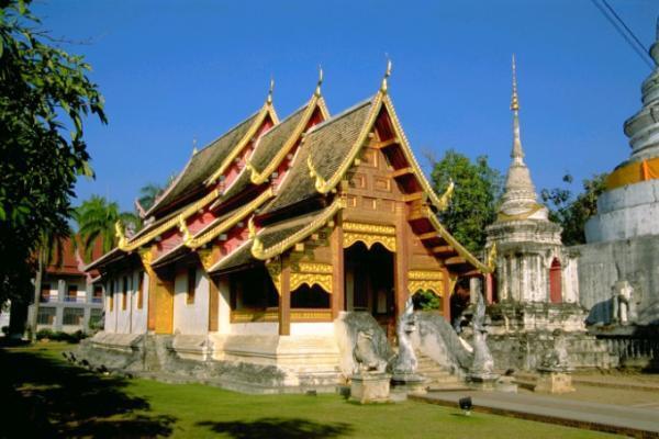 チェンマイといえば！山頂に建つ「ワット・プラタート・ドイ・ステープ」