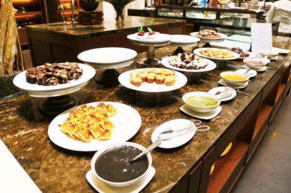 コタキナバルのハイアット リージェンシー の絶品ランチビュッフェ