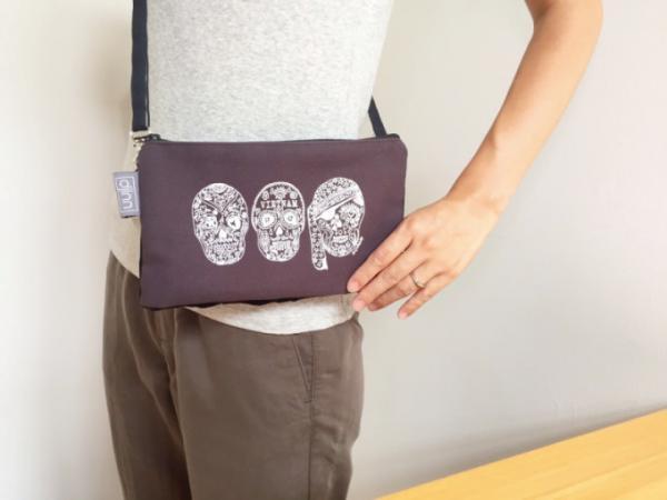 ホーチミンで見つけた遊び心のある便利なショルダーポーチ