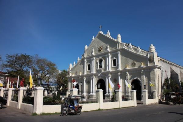 フィリピンの世界文化遺産！美しい棚田に、バロック様式の聖堂群