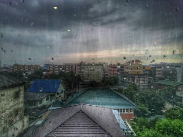 大地に実りをもららす雨〜雨季のバンコクに思う〜