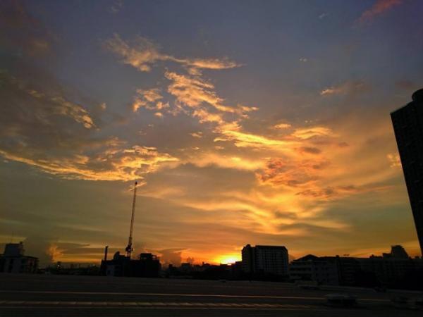 大地に実りをもららす雨〜雨季のバンコクに思う〜
