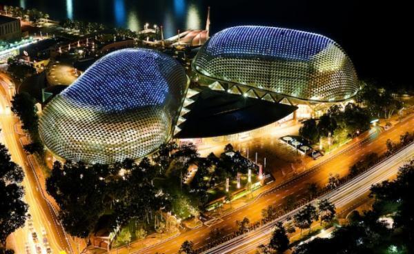 まるでドリアン！？シンガポール「エスプラネード・シアター・オン・ザ・ベイ」