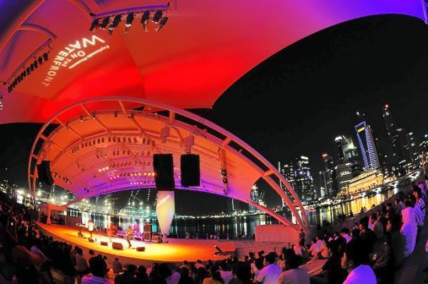 まるでドリアン！？シンガポール「エスプラネード・シアター・オン・ザ・ベイ」