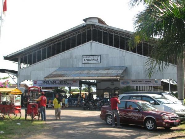 ジャワ島でＳＬをチャーターして自分専用の列車を走らせよう