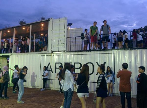 バンコクっ子たちが集うアートなナイトマーケット「ARTBOX」